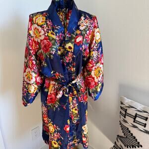 Boutique Blue Romantic Floral Belted Kimono Robe Medium